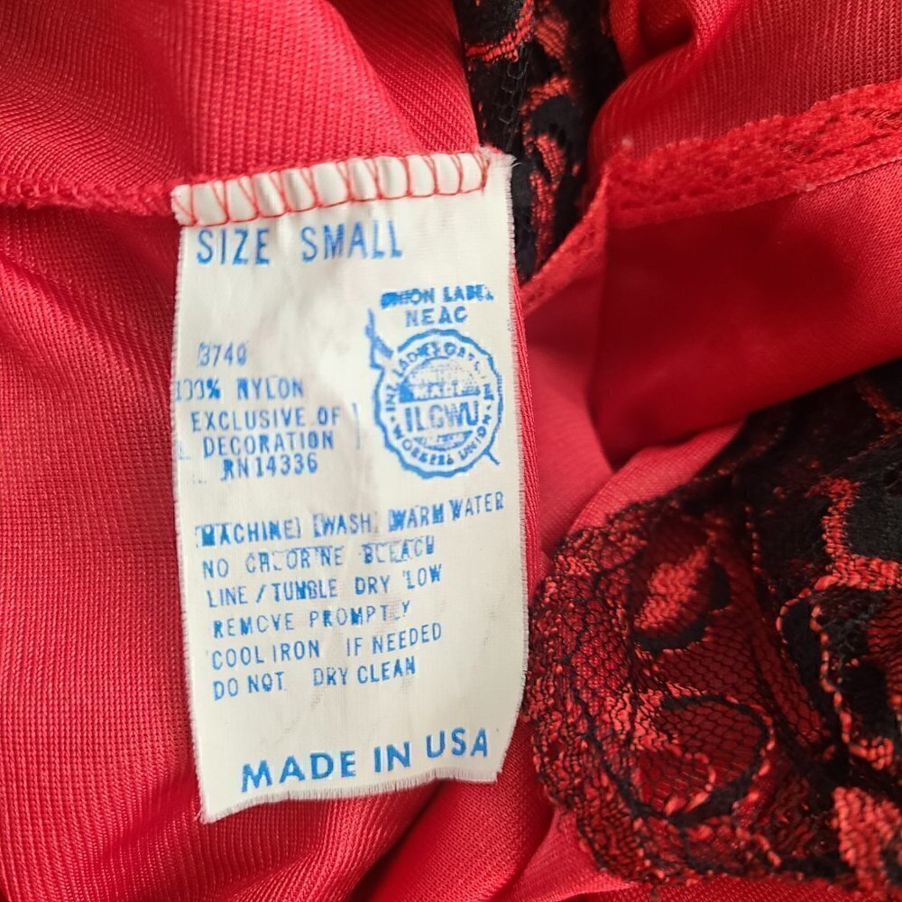 Vintage 1960 BOLD Red & Black Lace Floral Liquid Satin Nylon Maxi long Lingerie - Picture 10 of 10